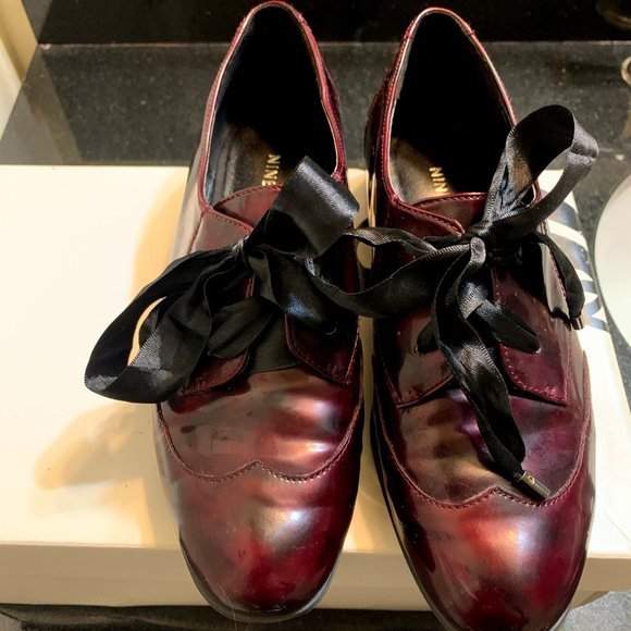 Nine West Lace-up Oxford - Size 5 - Picture 1 of 4